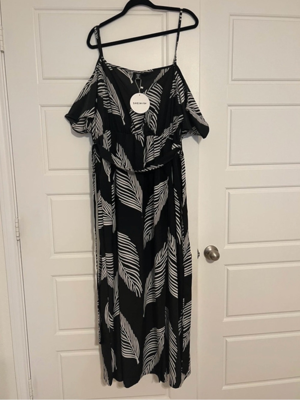 Black & White Leaf-Print Maxi Dress